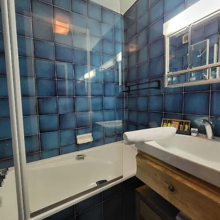 Confortable A 1850 Avec Balcon Et Parking - Fr-1-575-208 شقة كورشوفيل