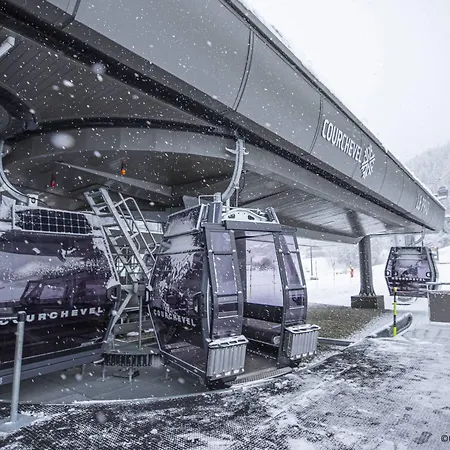Confortable A 1850 Avec Balcon Et Parking - Fr-1-575-208 Apartment